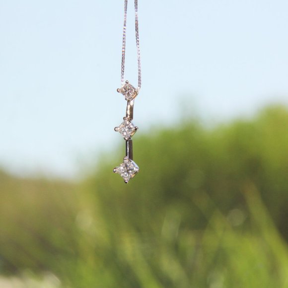 14 kt White Gold 3-Diamond Necklace - Picture 11 of 13